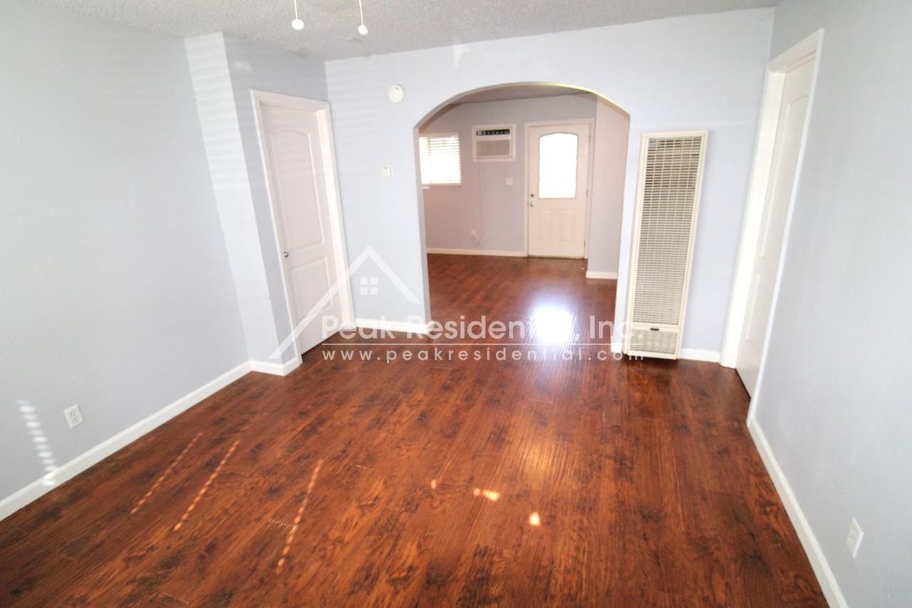 5914 Del Campo Ln - Photo 3 of 13