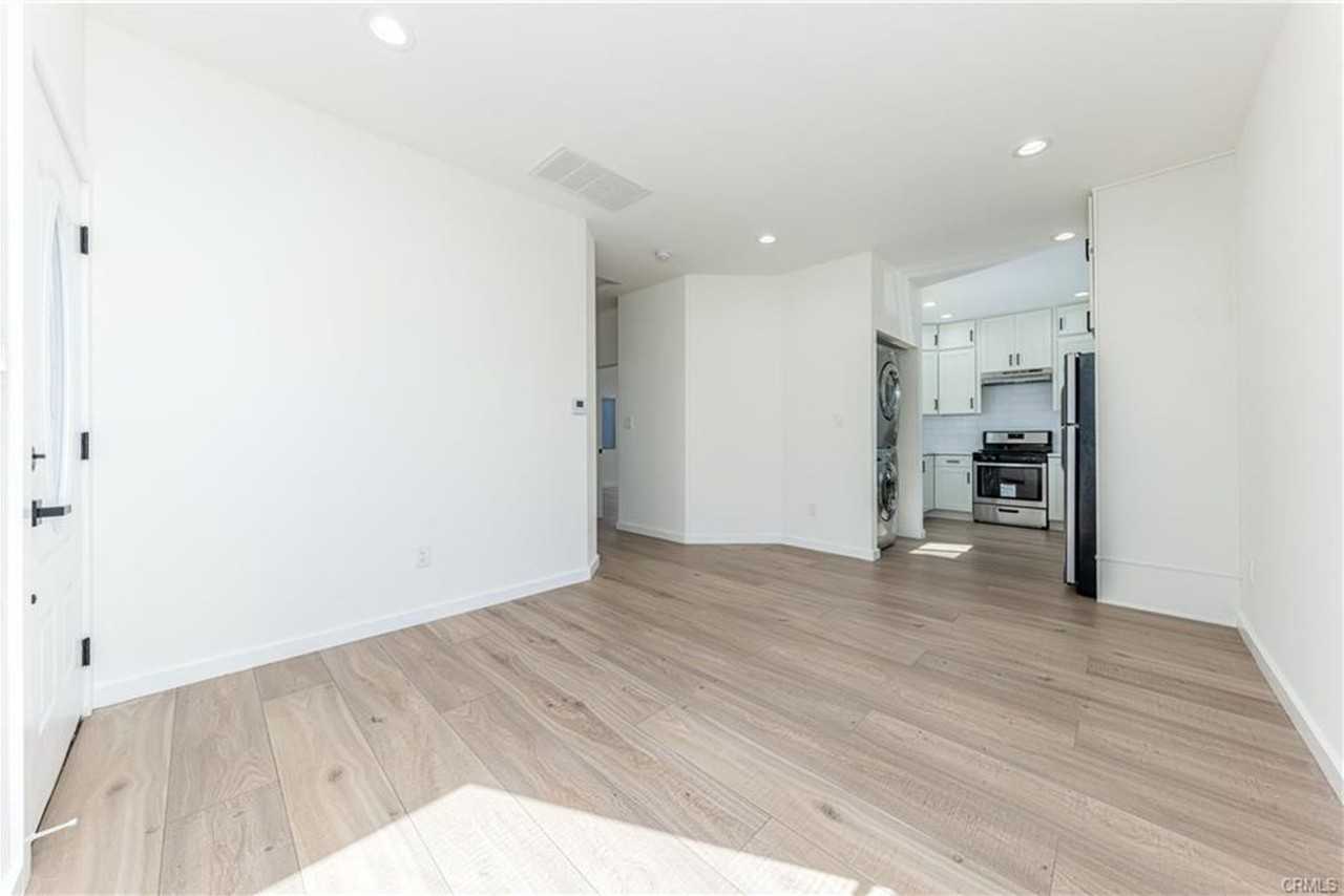 13431 Benton St - Photo 4 of 20