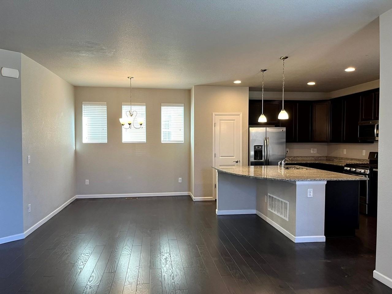 12712 Zenobia St - Photo 4 of 27