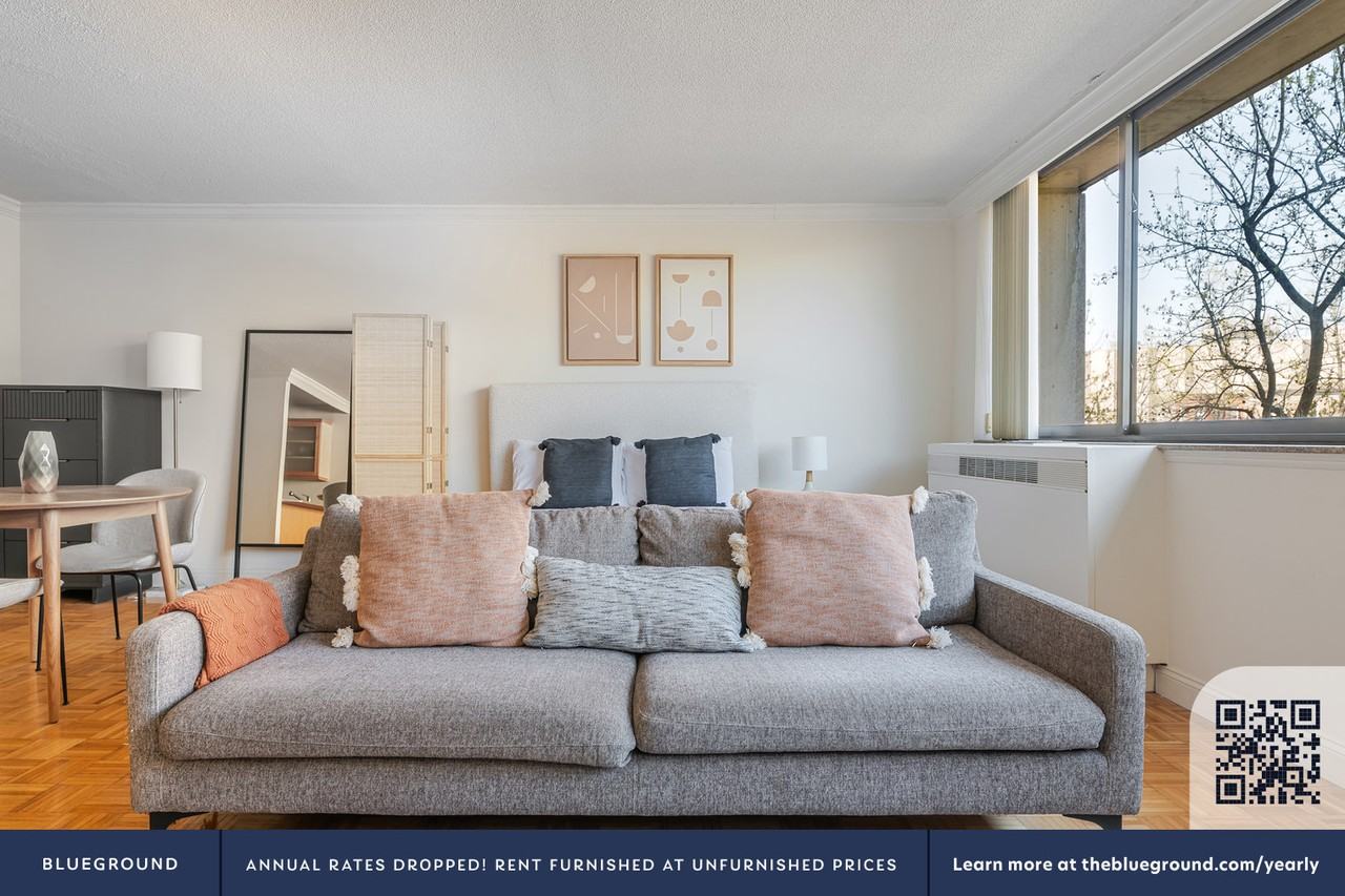 221 Massachusetts Avenue - Photo 4 of 55