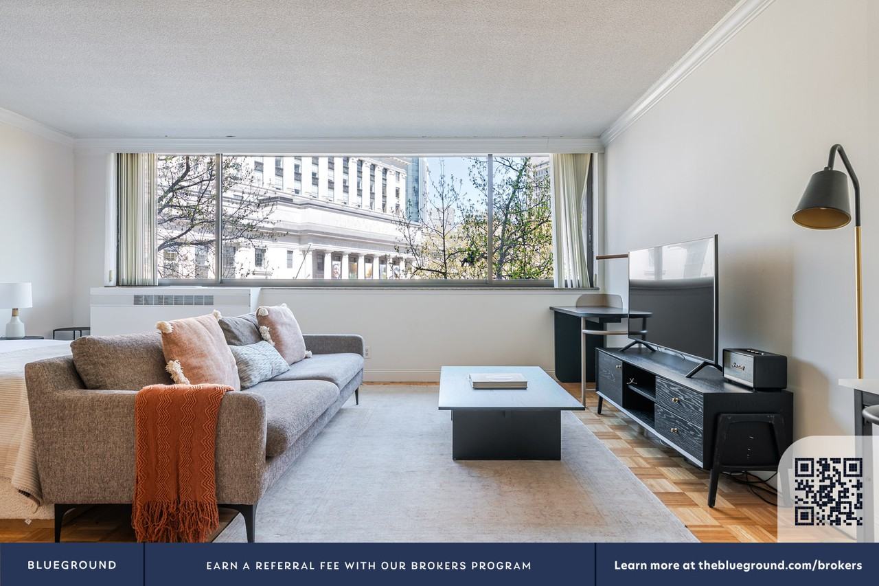 221 Massachusetts Avenue - Photo 5 of 55