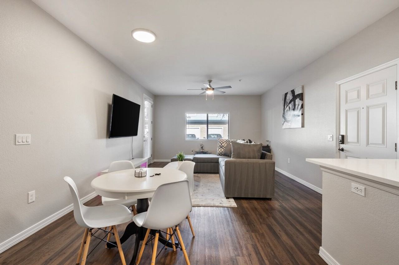 15 W Villa Rita Dr #1244314P - Photo 2 of 23