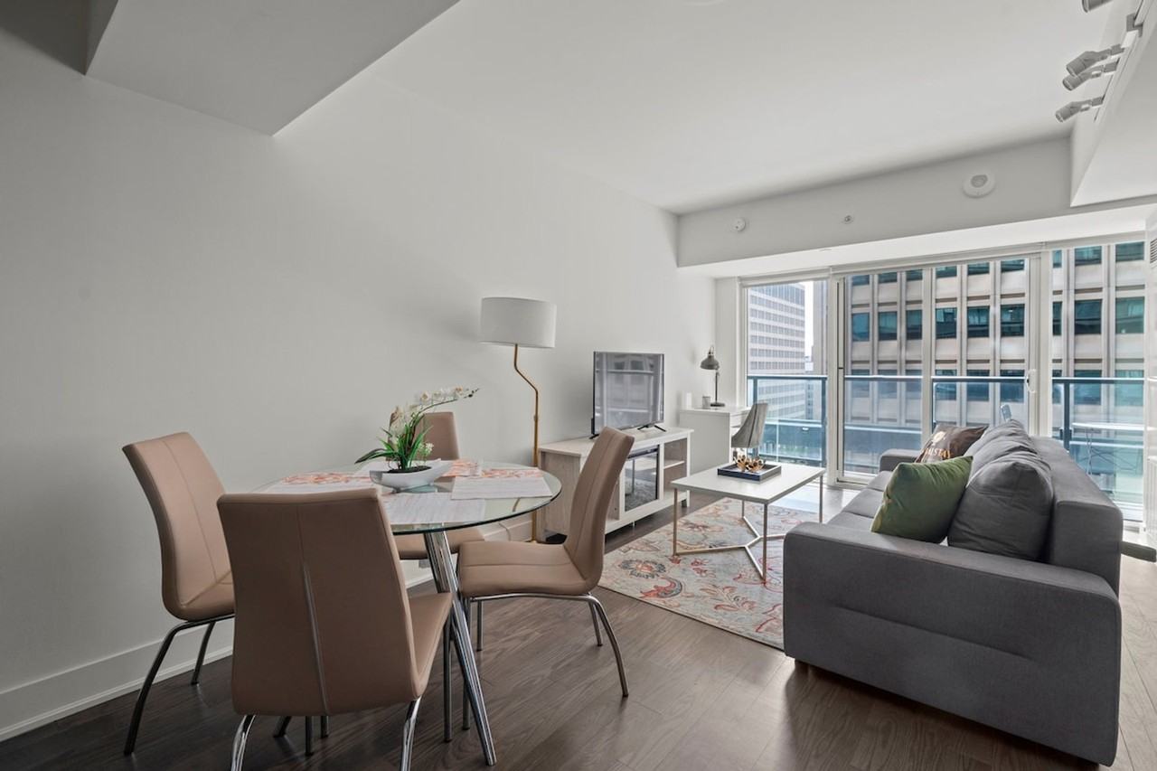955 Bay St #1345956P - Photo 2 of 12