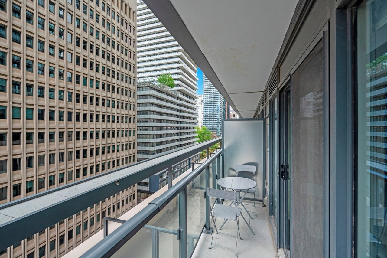 955 Bay St #1345956P - Photo 7 of 12