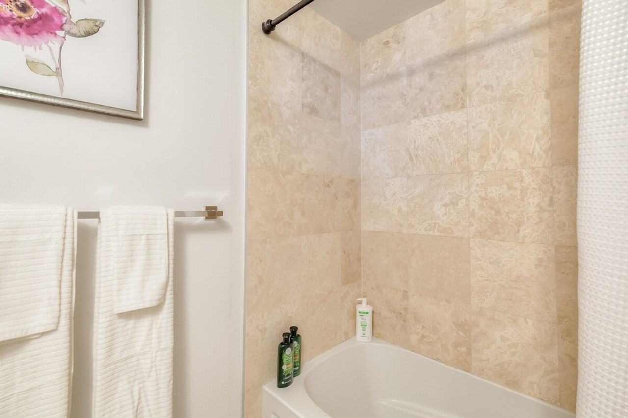 255 Bremner Blvd #1529222P - Photo 6 of 13