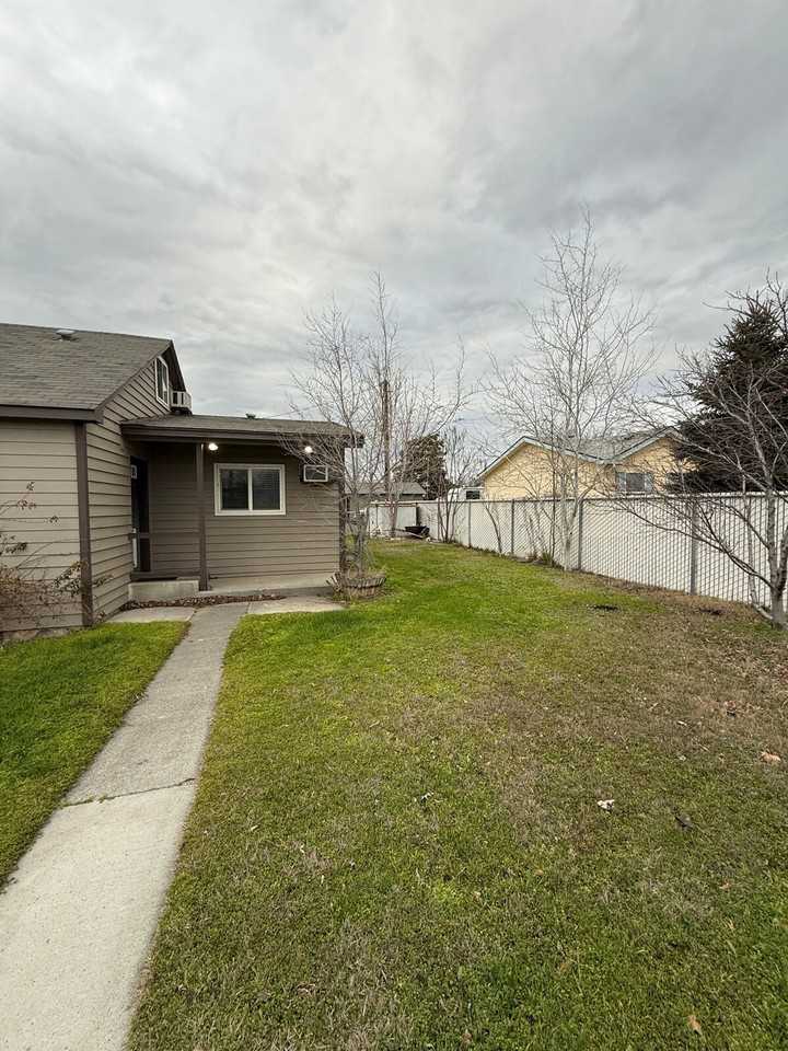 600 Ne 3rd St #1529260P - Photo 2 of 11