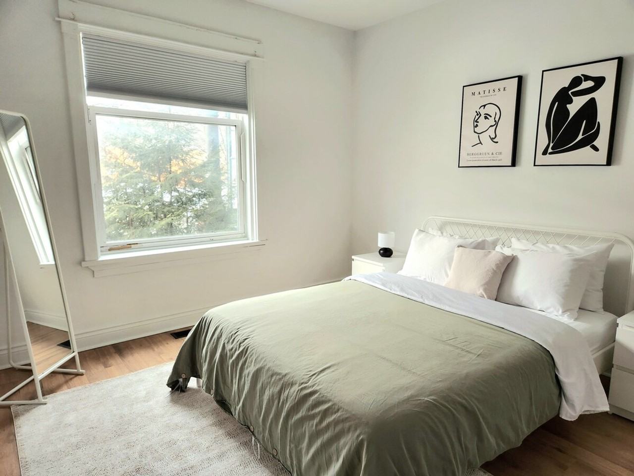 389 Lansdowne Ave #1531113P - Photo 4 of 8