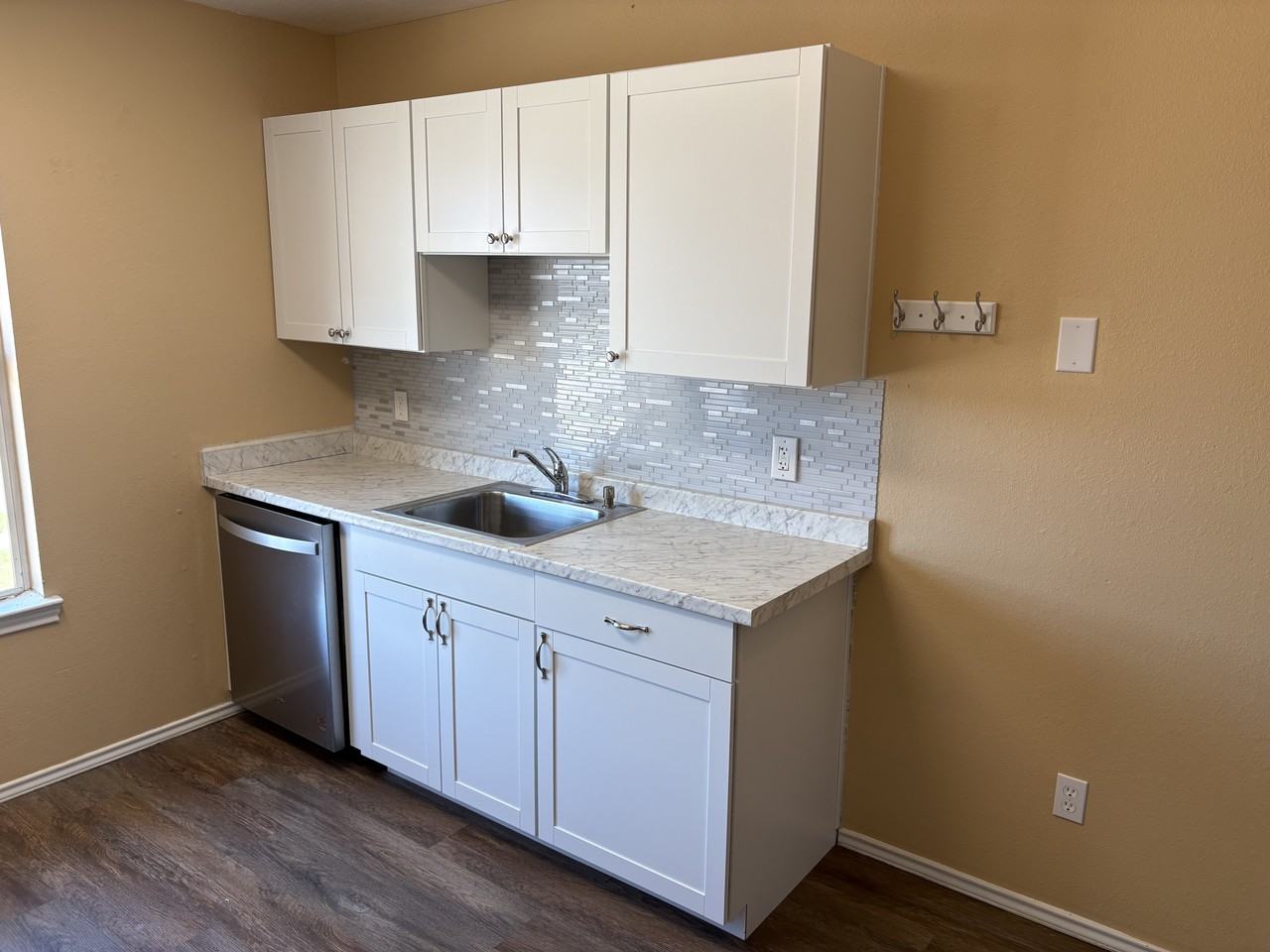 1107 Horizon Dr #C - Photo 2 of 19