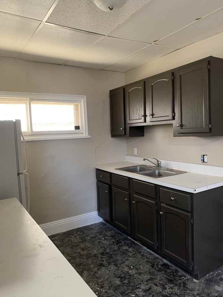 520 Sherman St #1 - Photo 3 of 8