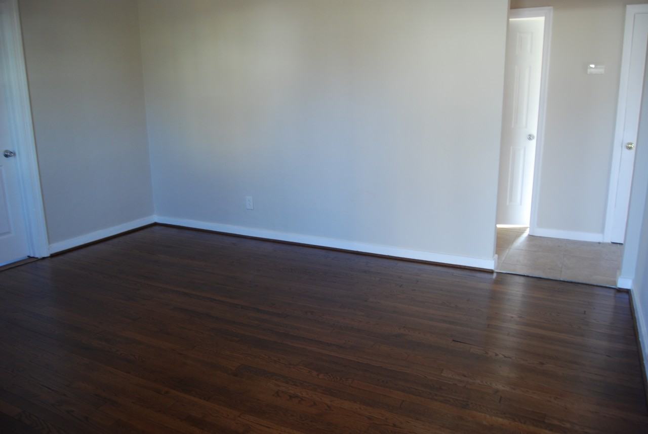 1811 Binford Ln - Photo 2 of 5