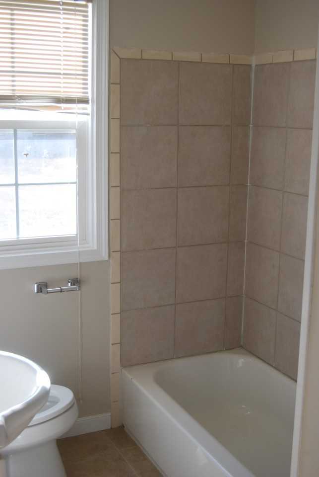 1811 Binford Ln - Photo 4 of 5