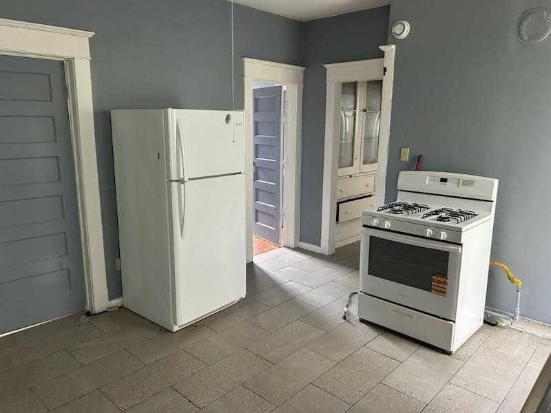 254 Sheridan Ave #2 - Photo 6 of 9