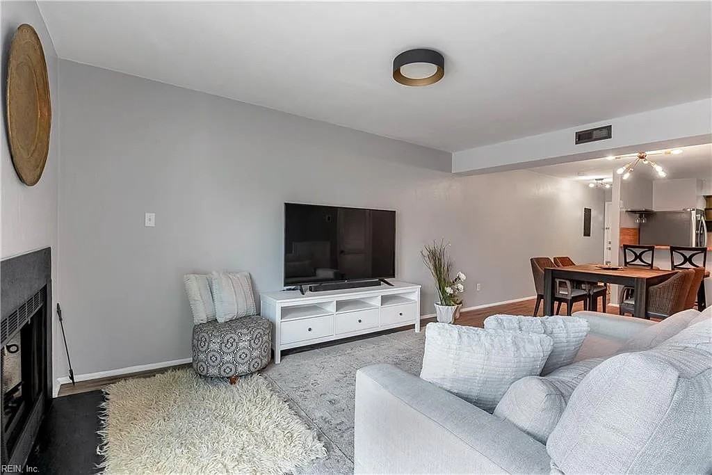 1301 Hampton Blvd #206 - Photo 2 of 25