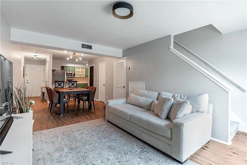 1301 Hampton Blvd #206 - Photo 7 of 25
