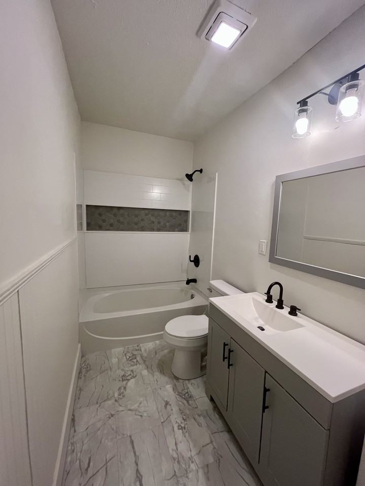 410 5th St S #1 - Photo 3 of 11