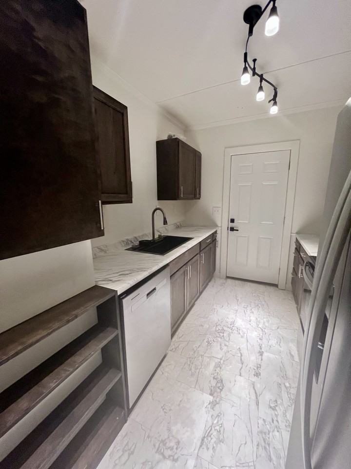 410 5th St S #1 - Photo 4 of 11