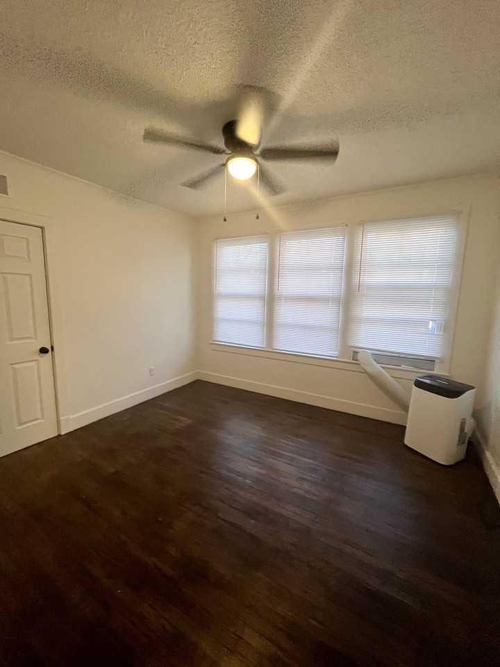 410 5th St S #1 - Photo 7 of 11