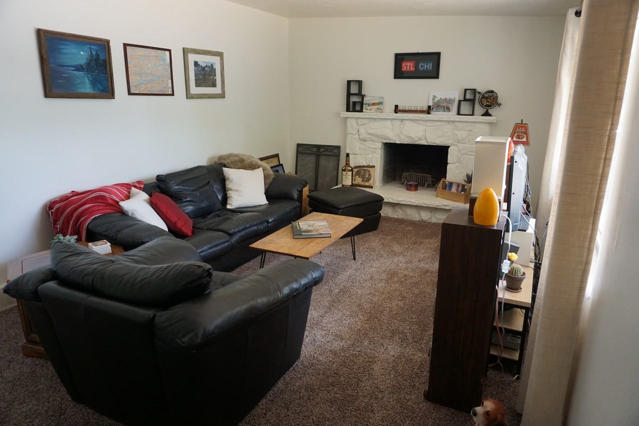 1383 E Mccormick Way - Photo 4 of 19