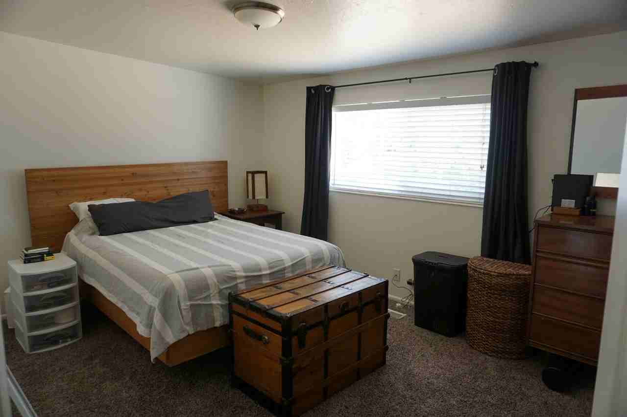 1383 E Mccormick Way - Photo 5 of 19