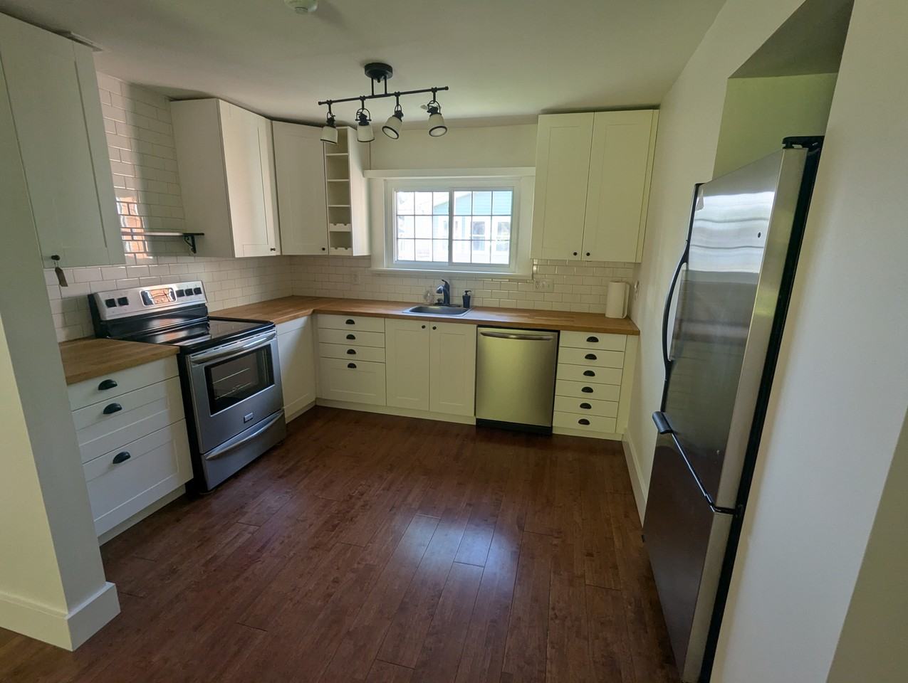 1041 E 75th St - Photo 3 of 11