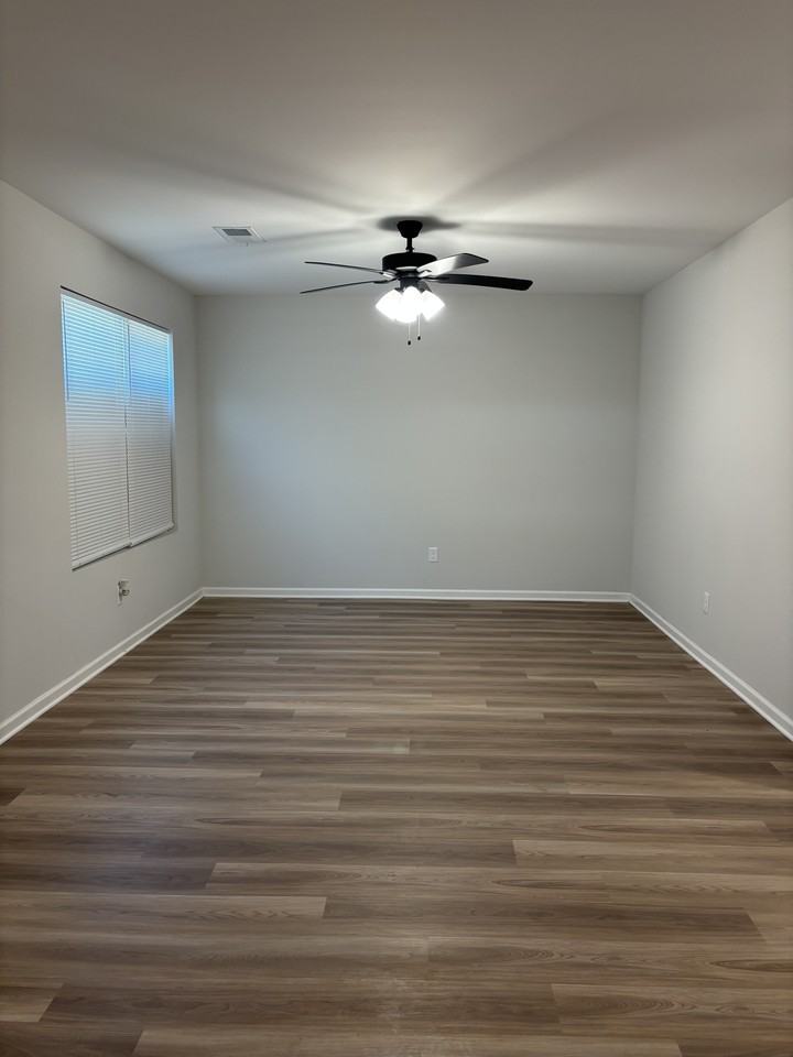 457 Fernhill Cove - Photo 2 of 14
