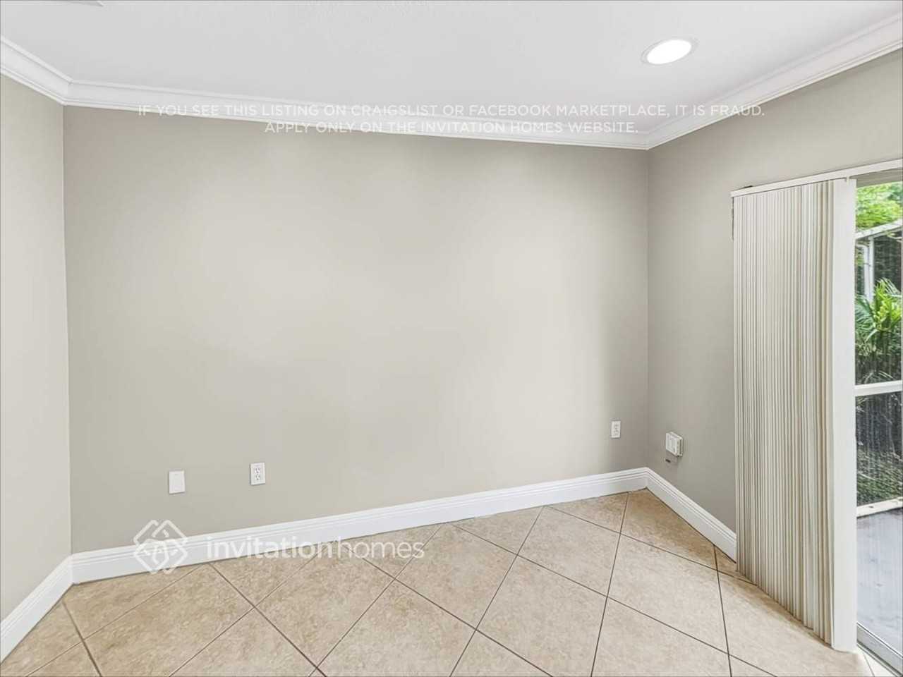 4942 Sw 66th Ter - Photo 7 of 21