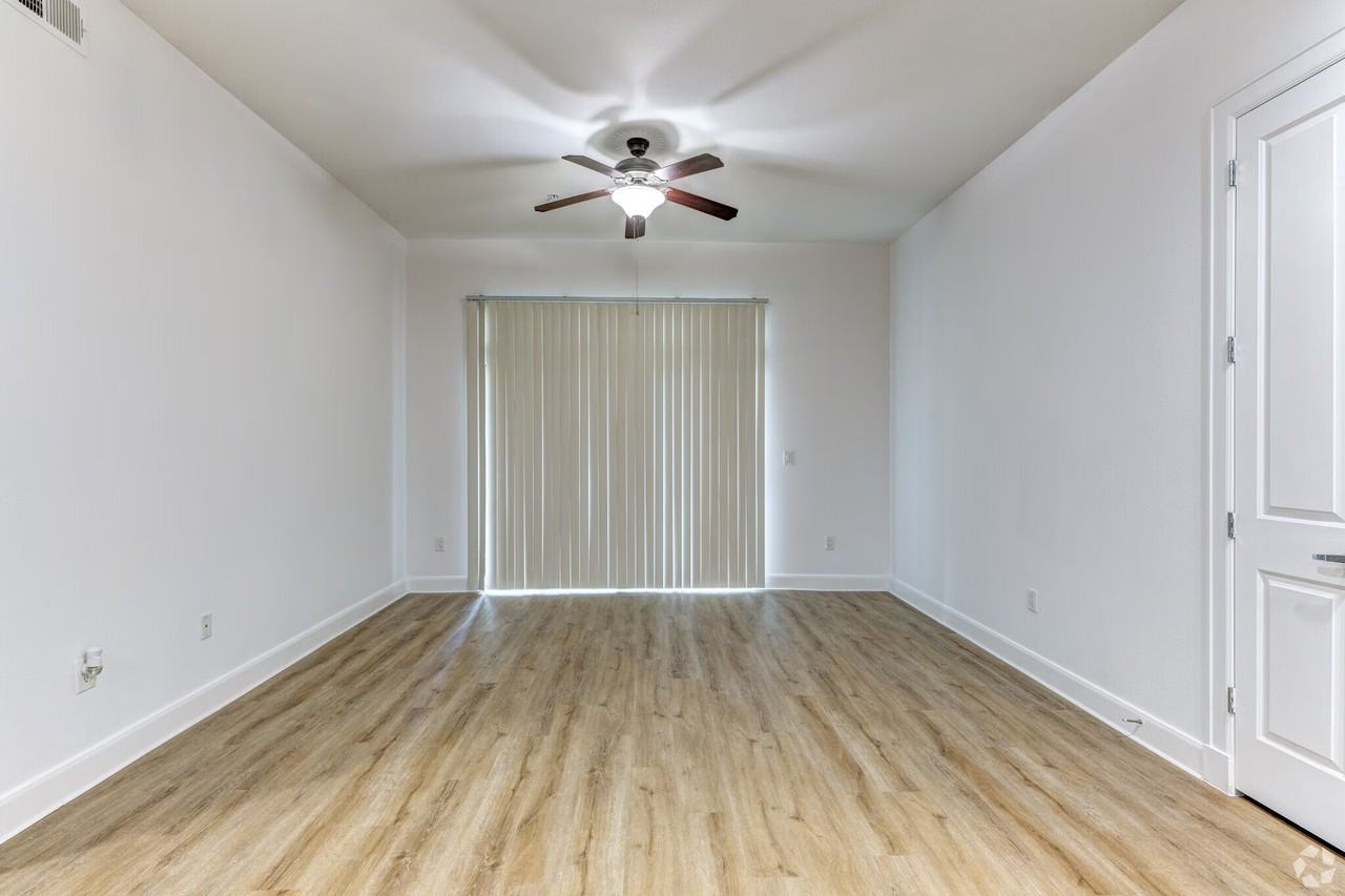 1419 Eldridge Pkwy #DTP - Photo 2 of 9