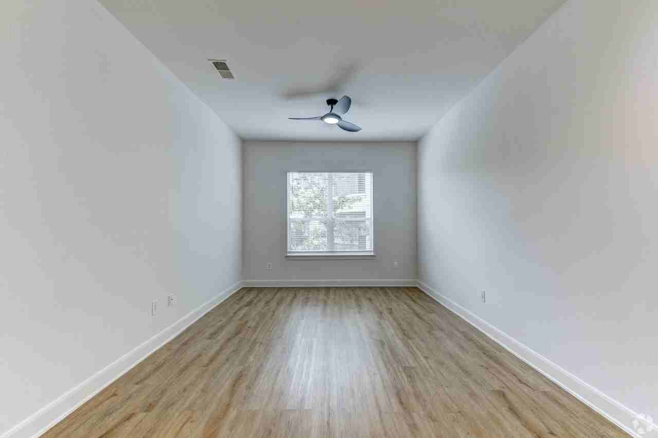 1419 Eldridge Pkwy #DTP - Photo 7 of 9