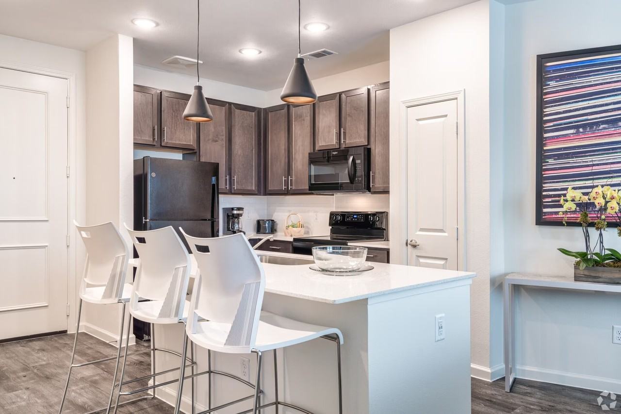 1100 Commerce St #MKCL - Photo 2 of 11