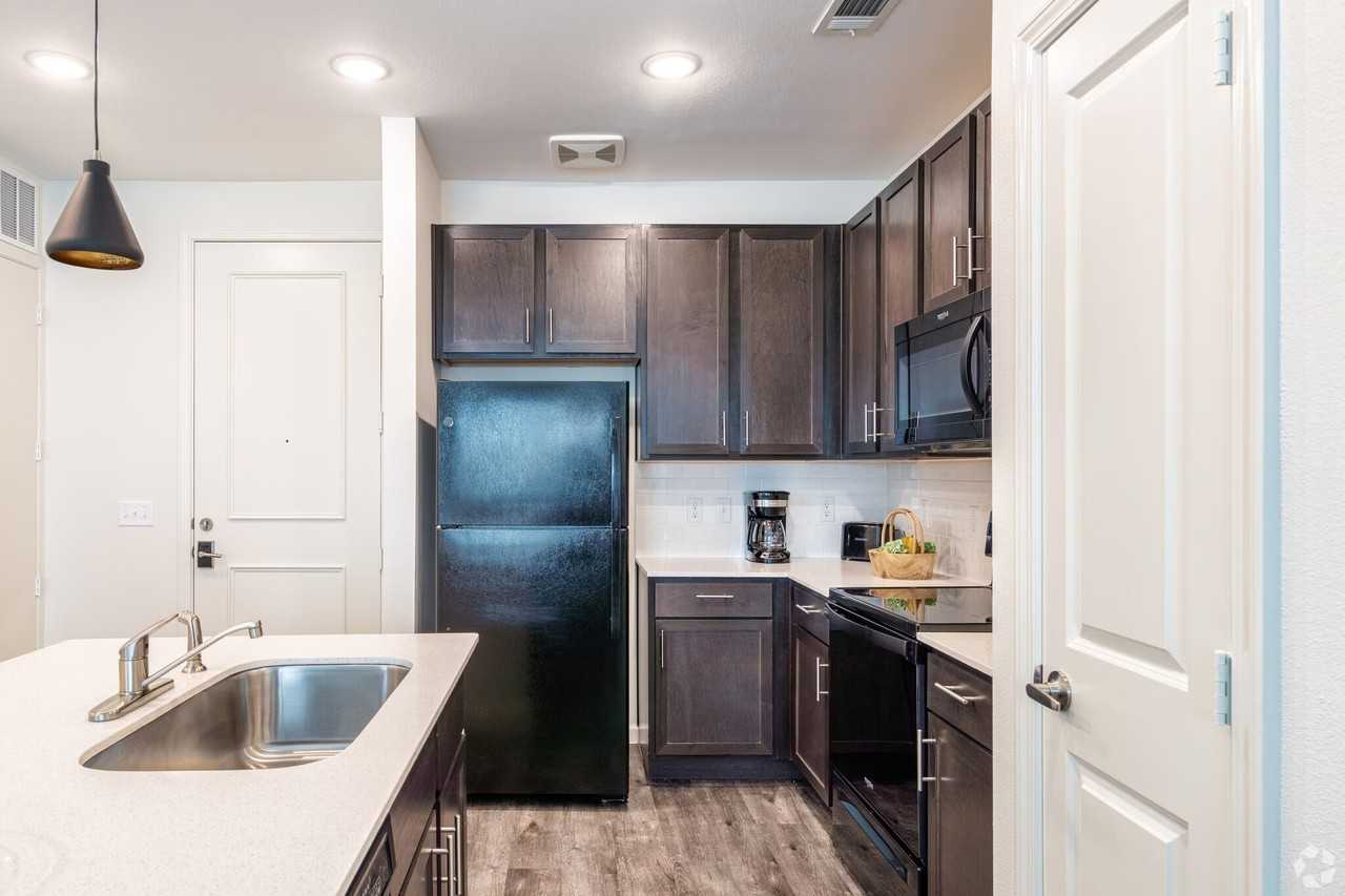 1100 Commerce St #MKCL - Photo 3 of 11