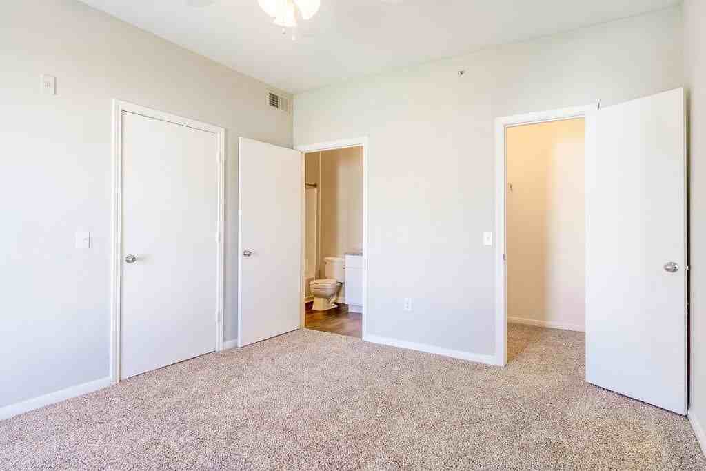 1710 Old Alvin Rd #OBE - Photo 5 of 11