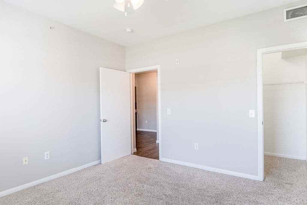1710 Old Alvin Rd #OBE - Photo 7 of 11