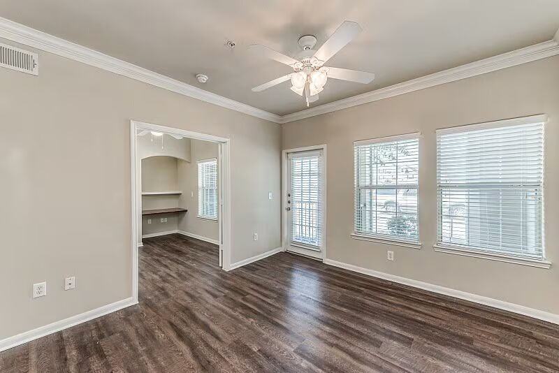 1366 Dulles Ave - Photo 5 of 9