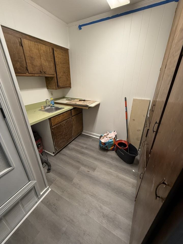 1513 Rex St - Photo 3 of 13