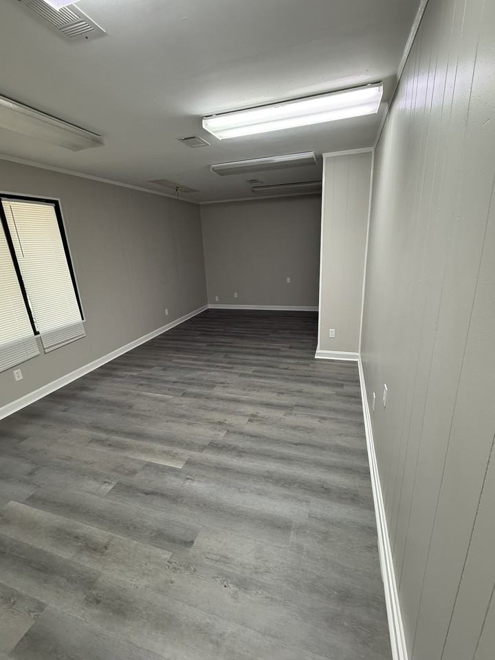 1513 Rex St - Photo 5 of 13