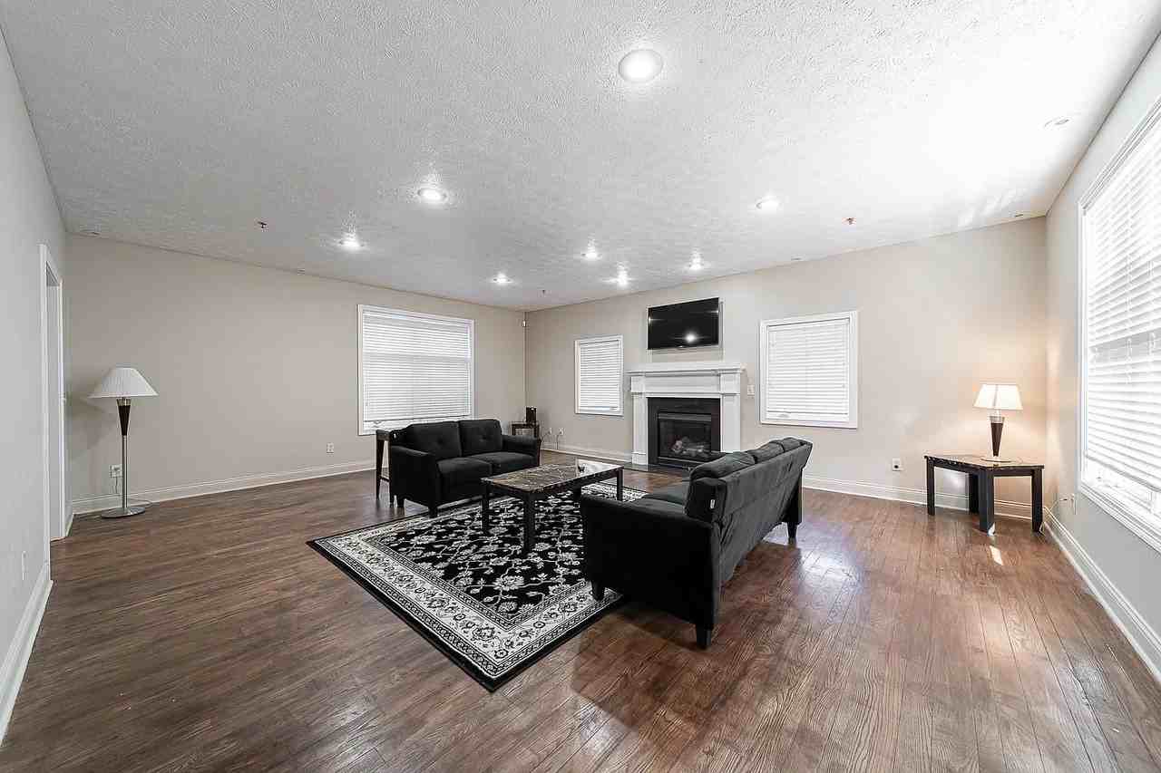 627 N Saint Peter St #1 - Photo 2 of 12