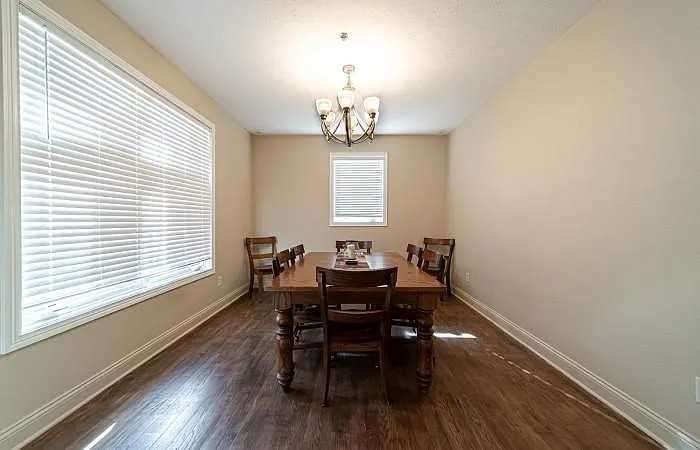 627 N Saint Peter St #1 - Photo 4 of 12