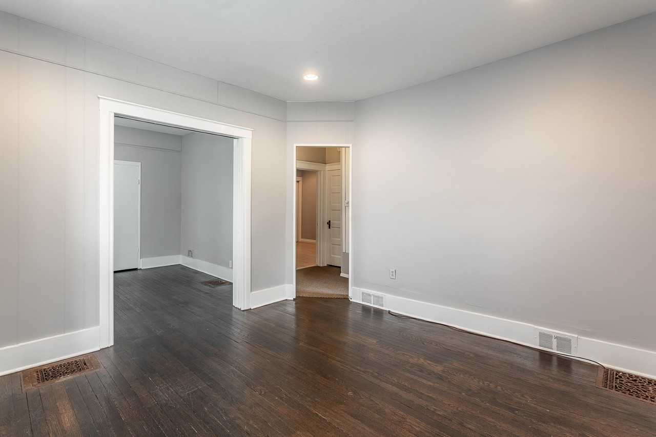 409 E 6th St #2 - Photo 7 of 16