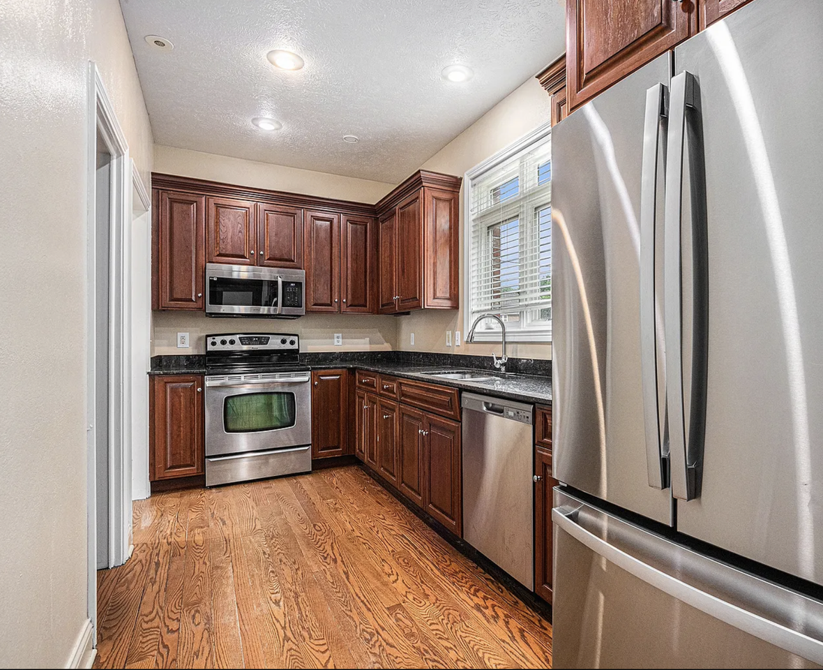 806 S Bend Ave #A - Photo 3 of 15