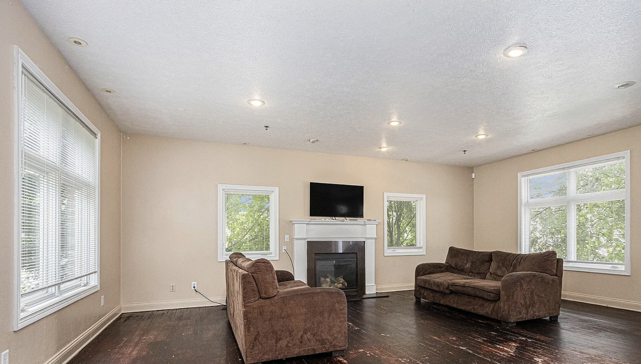 806 S Bend Ave #A - Photo 6 of 15