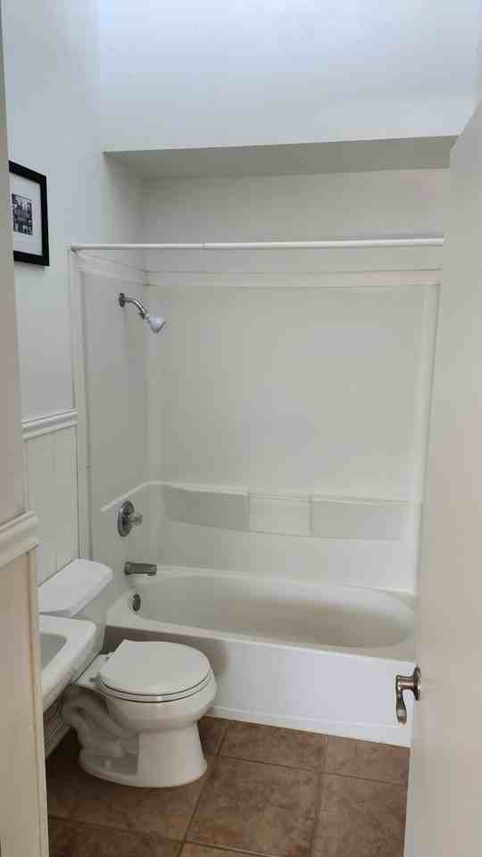 225 N Cloverdale Blvd #2 - Photo 3 of 9