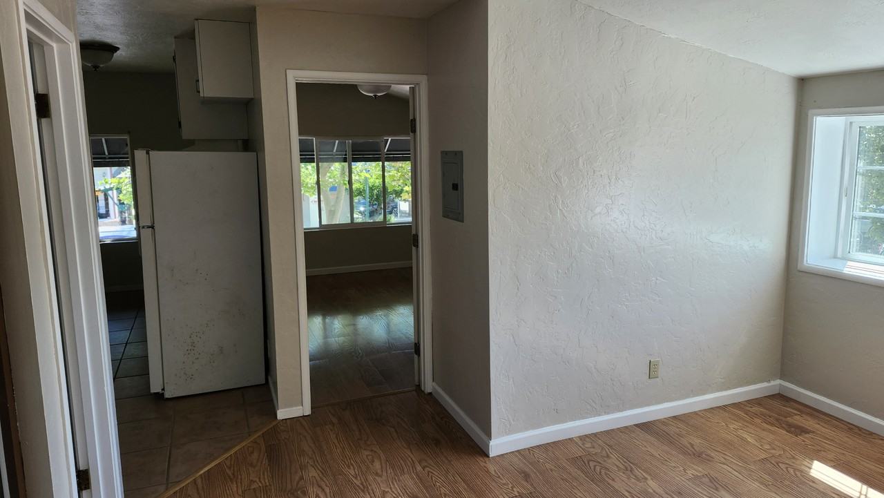 225 N Cloverdale Blvd #2 - Photo 5 of 9