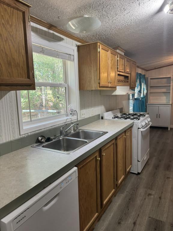 650 Bluff Pl - Photo 2 of 16