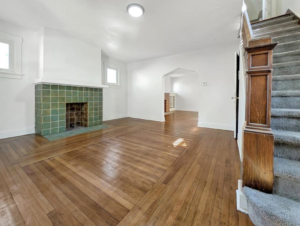 223 Anthony St - Photo 2 of 9
