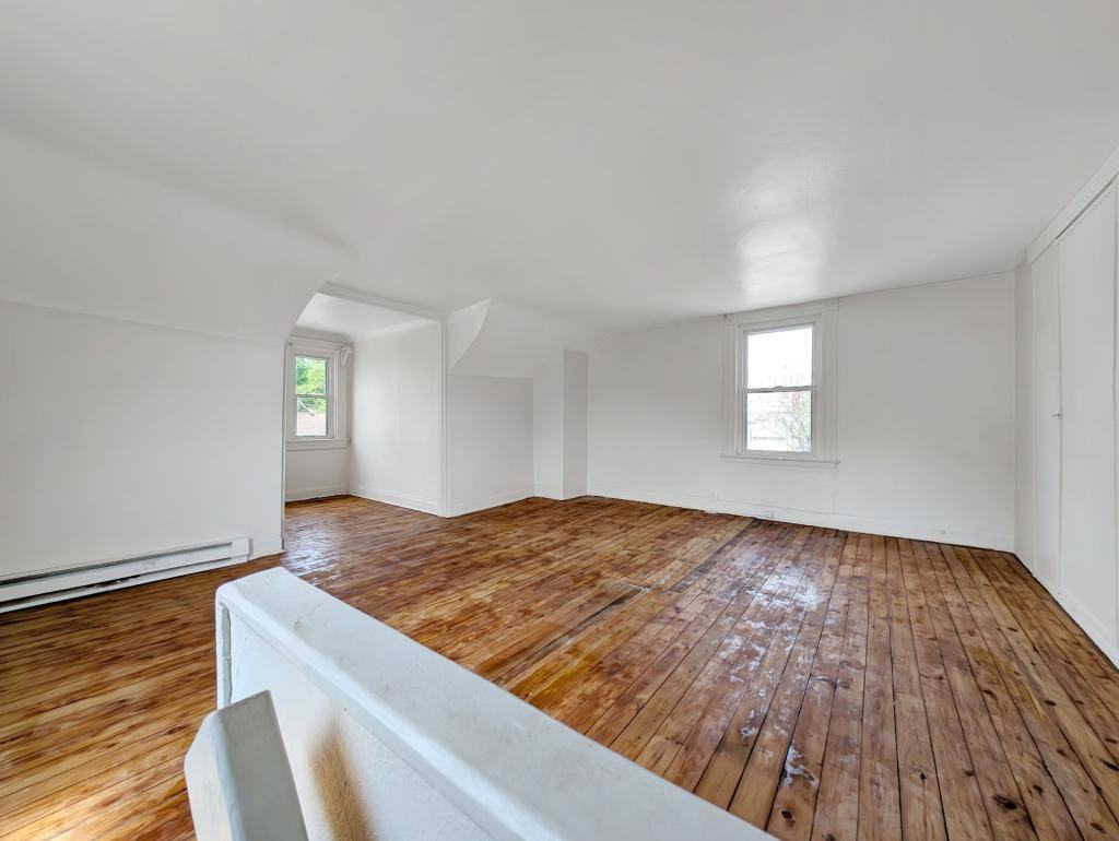 223 Anthony St - Photo 7 of 9