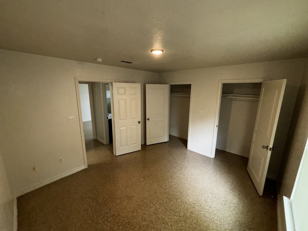 501 South Henderson Street - Photo 2 of 16