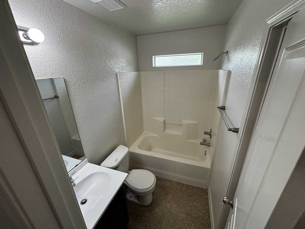 501 South Henderson Street - Photo 5 of 16