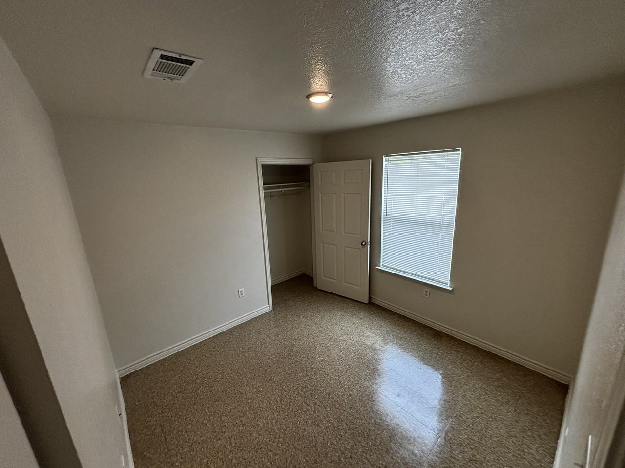 501 South Henderson Street - Photo 6 of 16
