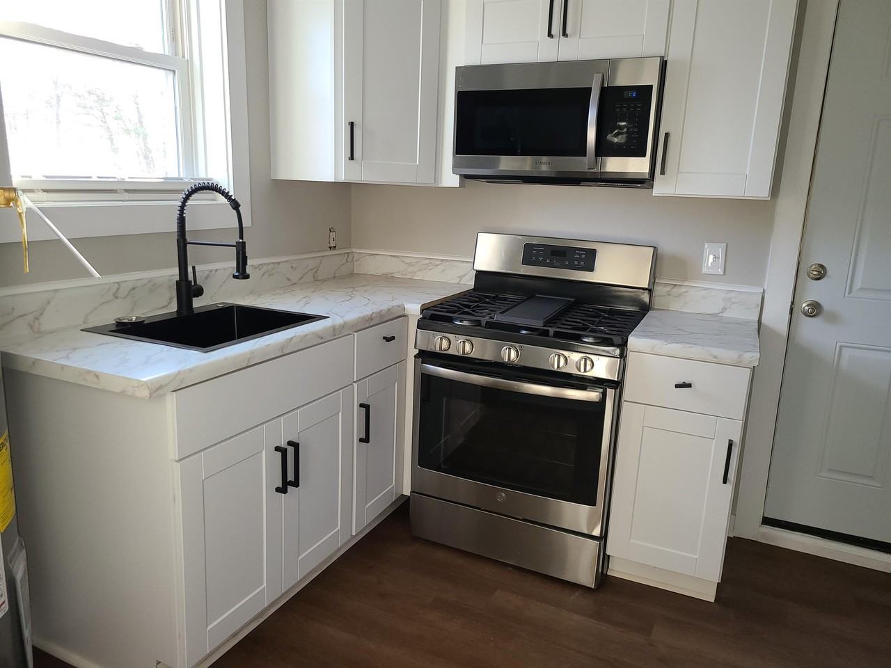 1201 Tallwood St #3 - Photo 6 of 8