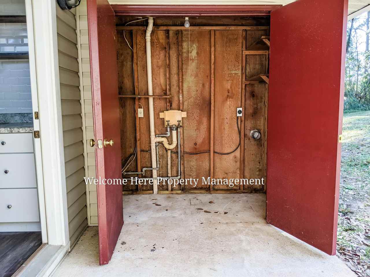1565 Coombs Dr #1 - Photo 6 of 35
